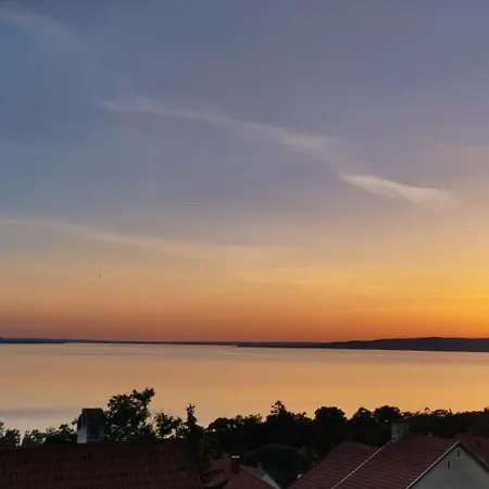 Fantastic View To Balaton Apartment *
